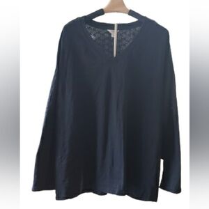 Terra & Sky V-Neck Black Long Sleeve Eyelet Back Top 3X 24W 26W